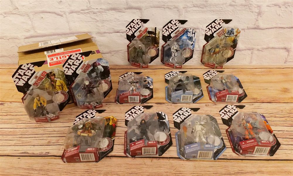 Lot 206: Lot of 12 Star Wars 30th Anniversary Figures