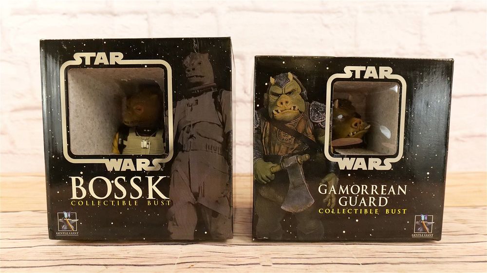 Lot 221: Lot of 2 Gentle Giant Star Wars Collectible Busts