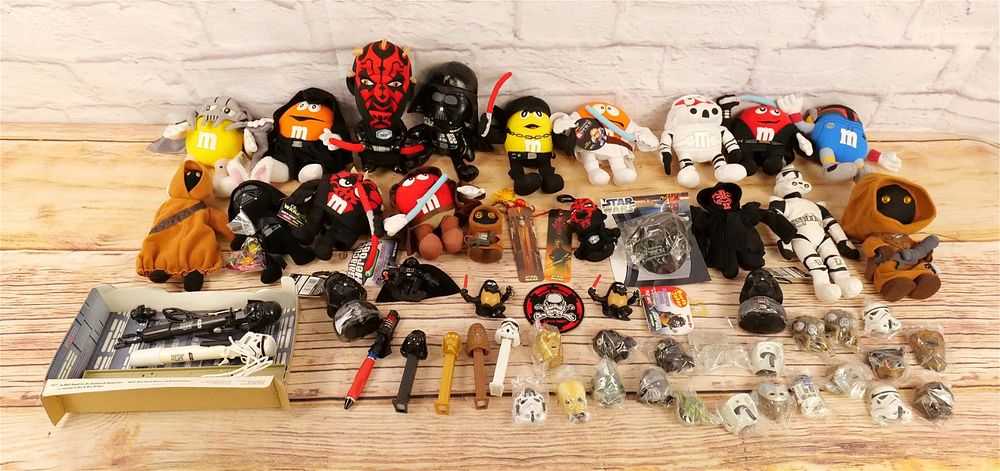 Lot 276: Lot of Star Wars Collectibles