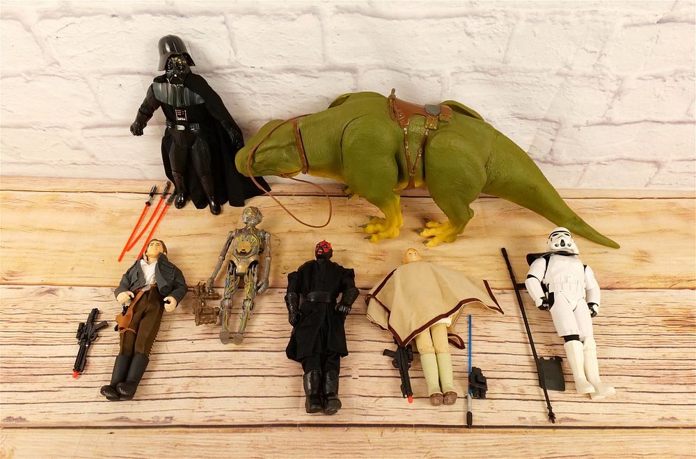 Lot 283: Lot of Star Wars Loose Figures