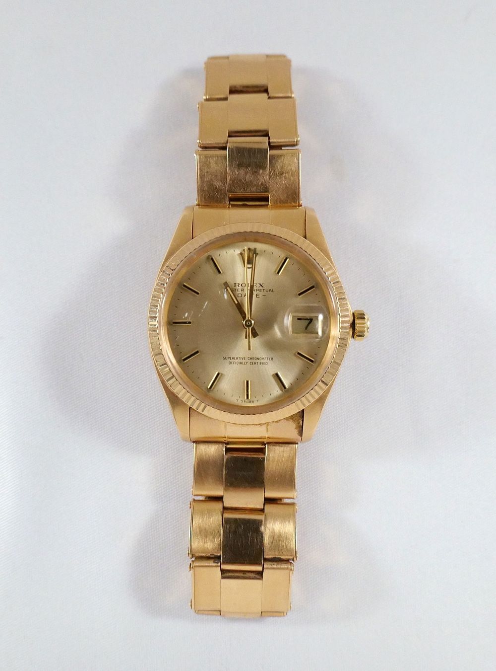Lot 156: Rolex Oyster Perpetual Date 18K Men's Watch