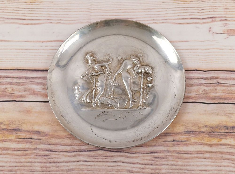 Lot 189: Salvador Dali Sterling Silver Cabinet Plate