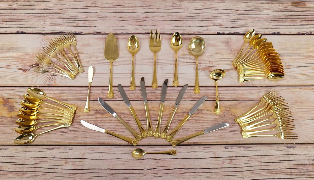 Lot 204: Shell Gold Electroplate Flatware Set - Set for 8