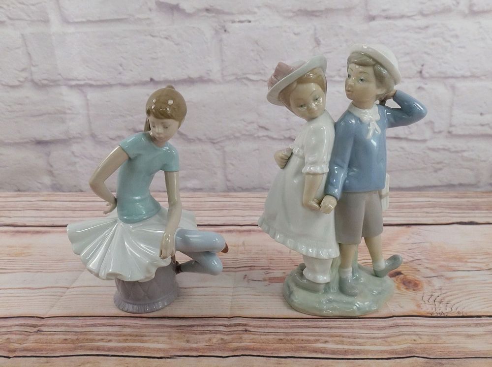Lot 296: Lot of 2 Lladro Figurines