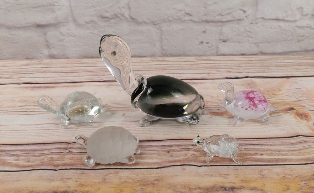Lot 332: 5 Art Glass Turtles