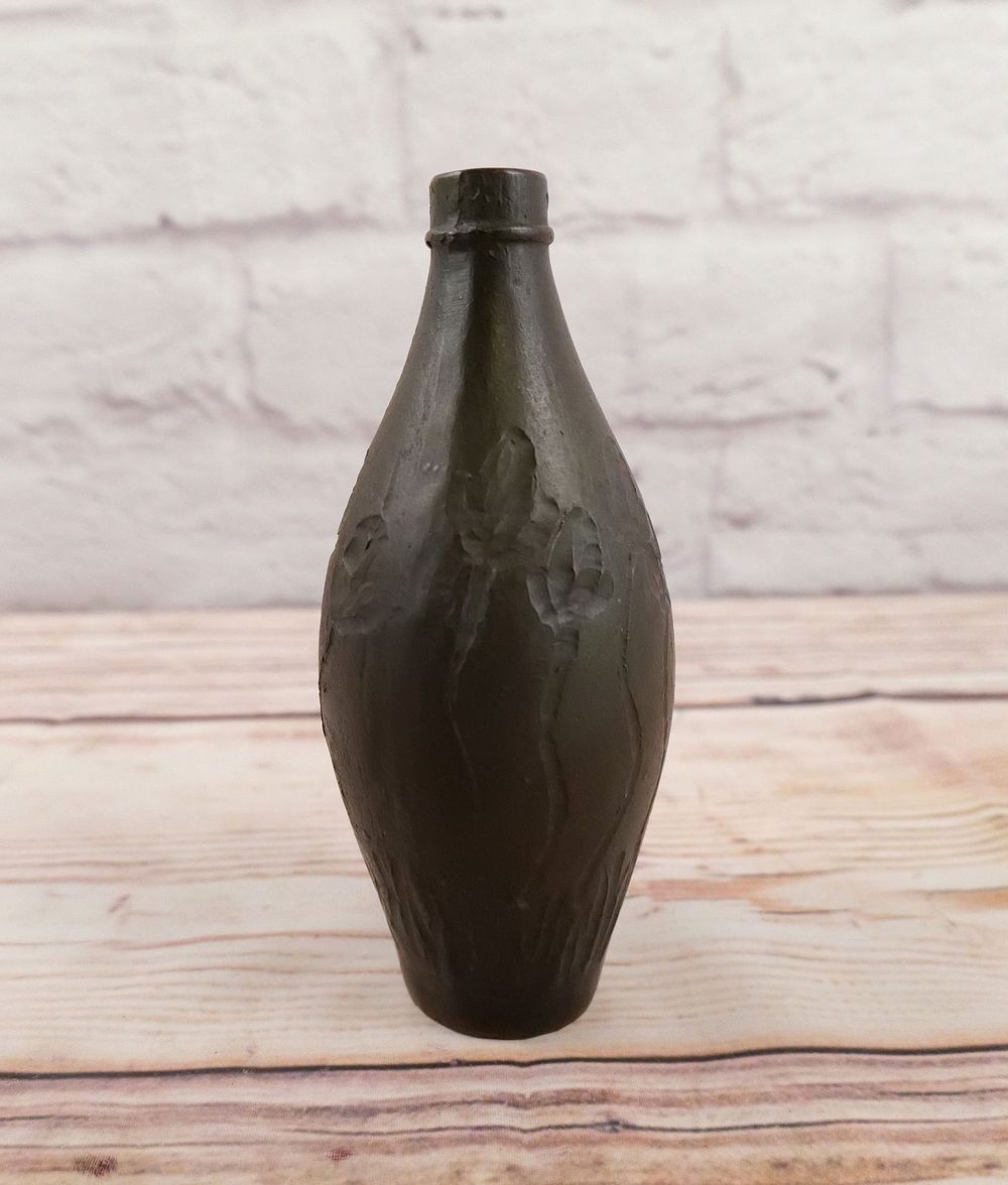 Lot 333: Japanese Bronze Bud Vase