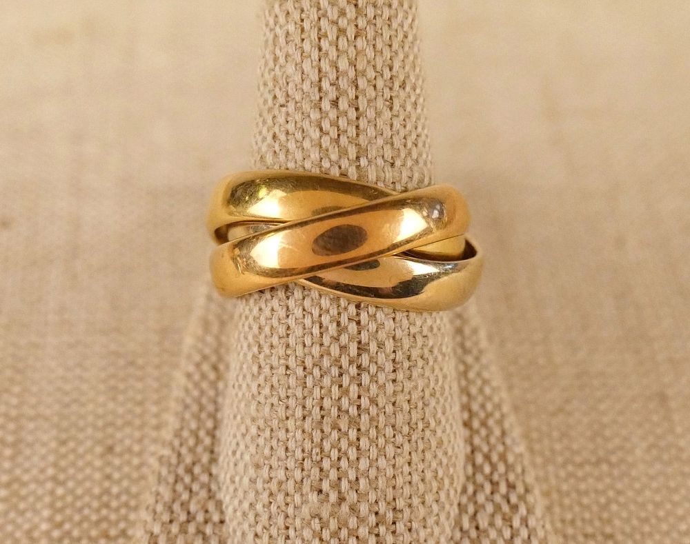 Lot 251: Tricolor 14K Gold Ring