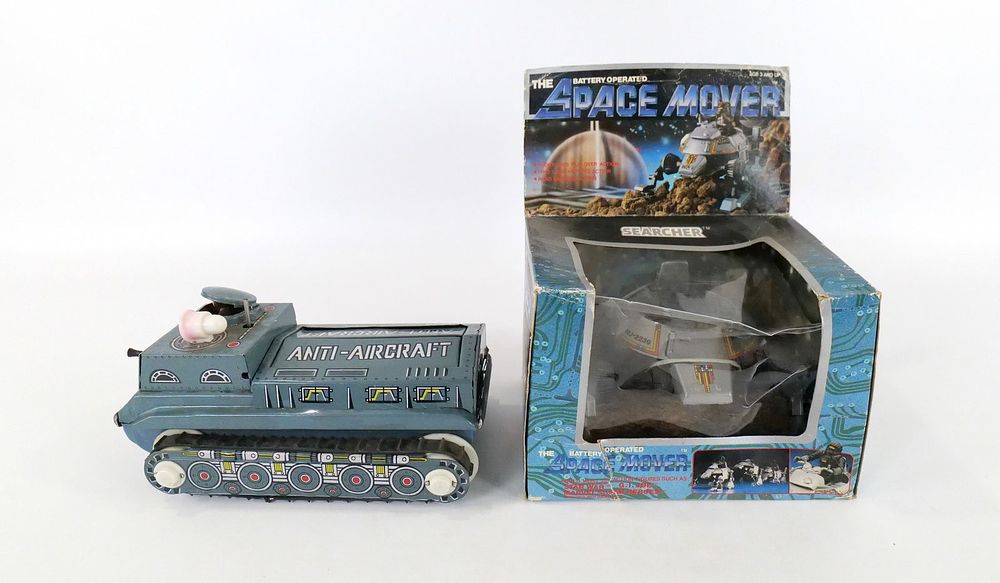Lot 207: Lot of 2 Battery Operated Toys