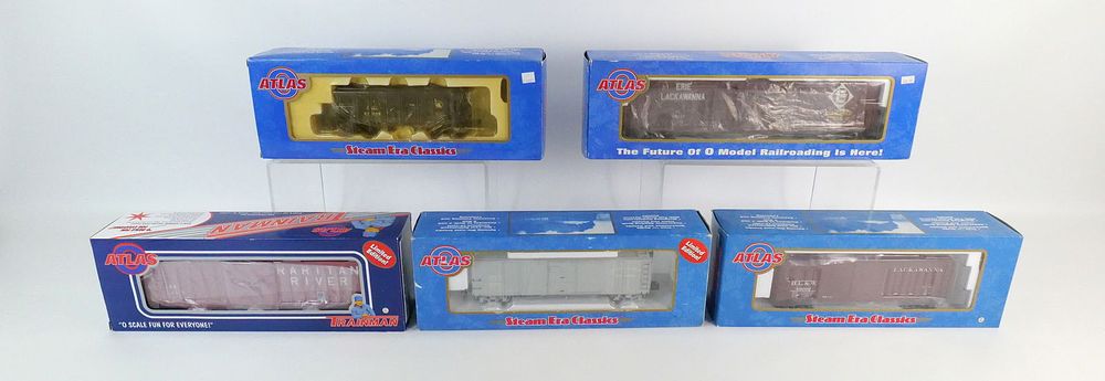 Lot 233: Lot of 5 Atlas O Gauge Trains