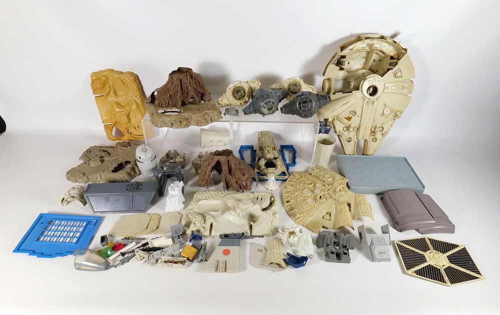 Lot 166: Large Lot of Vintage Star Wars Playsets and Ships