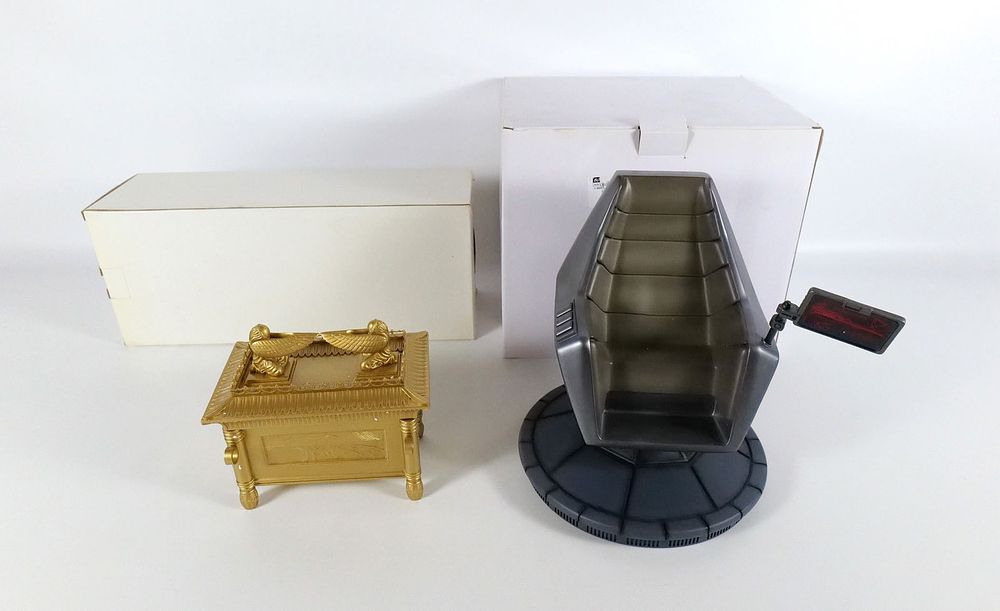 Lot 200: Lot of 2 Lucas Films Collectibles