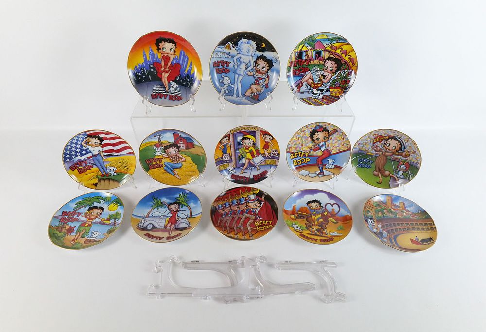 Lot 172: Lot of 13 Betty Boop Collector Plates
