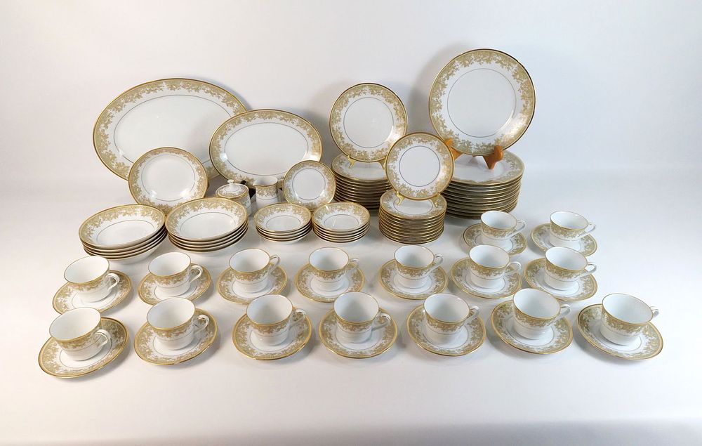 Lot 310: Noritake Lucerne Dinnerware Set