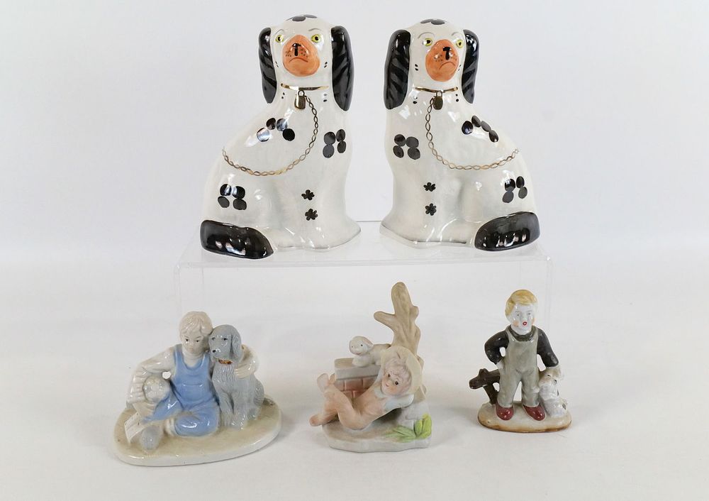 Lot 322: Group Lot of Figurines