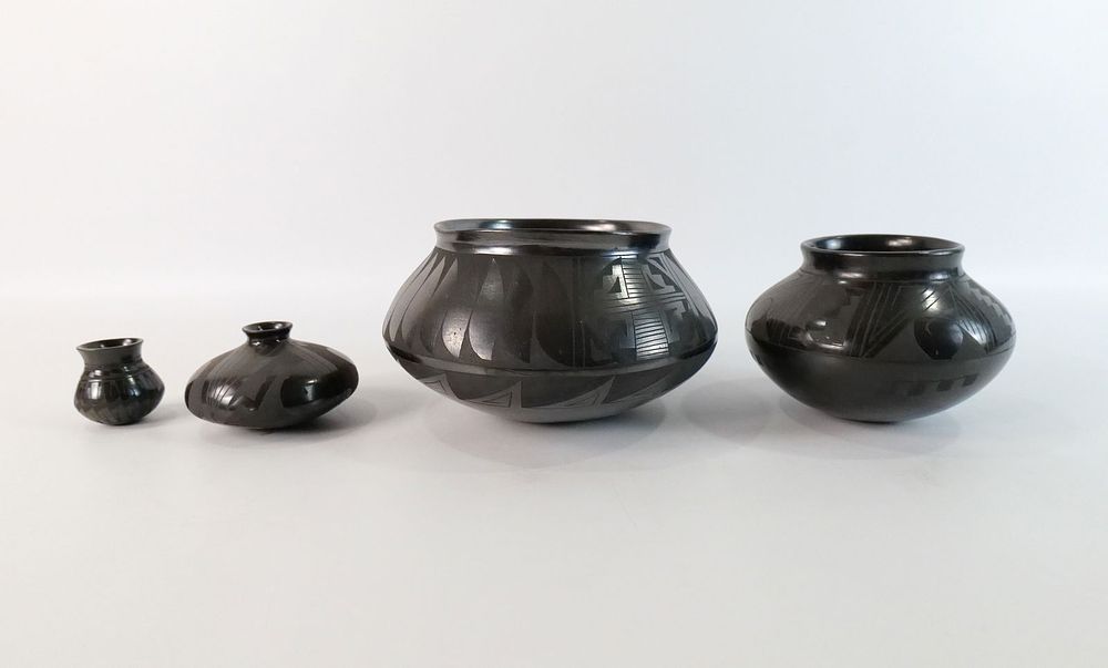 Lot 343: Lot of 4 Native American Indian/Mexican Pottery Vases