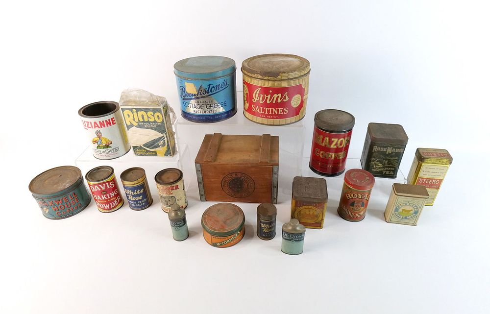 Lot 346: Group Lot of Vintage Advertising Items
