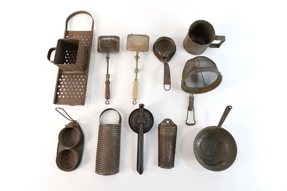 Lot 348: Lot of Kitchen Primitives