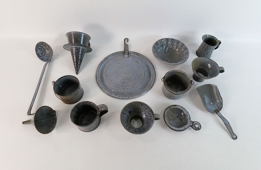 Lot 357: Lot of Antique Granite and Agateware Kitchen/Camping Items
