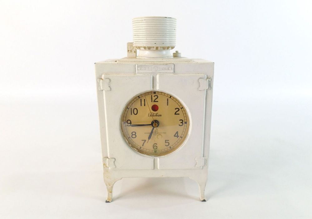 Lot 363: Vintage Telechron General Electric Refrigerator Clock