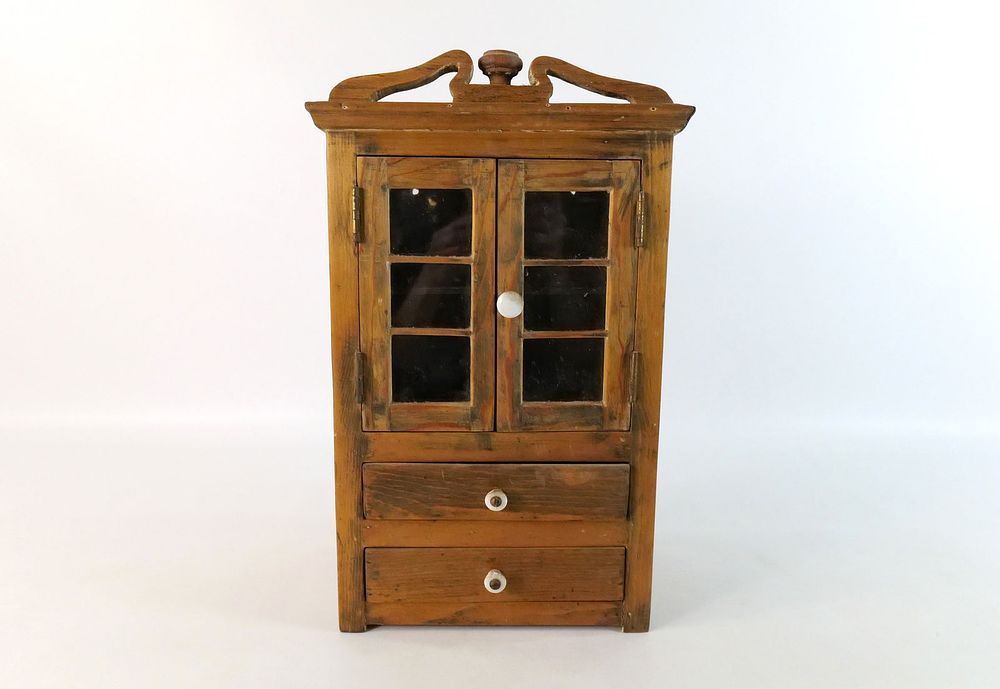 Lot 364: Antique Kitchen Cabinet Salesman Sample/Miniature