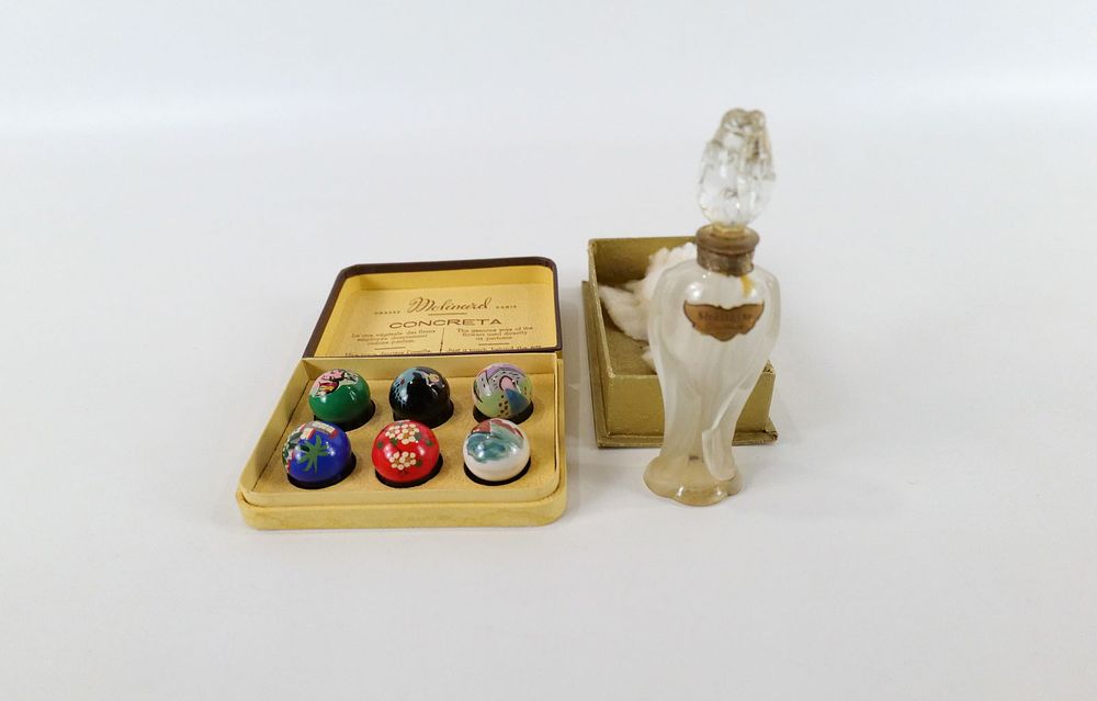 Lot 378: Lot of Vintage Perfume Items