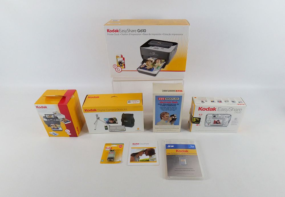 Lot 393: Group Lot of Camera Items
