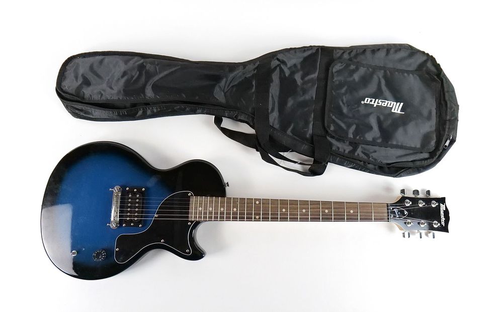 Lot 400: Electric Maestro by Gibson Guitar