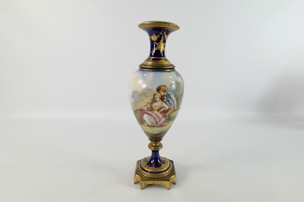 Lot 171: 19th Century Hand Painted Urn/Vase