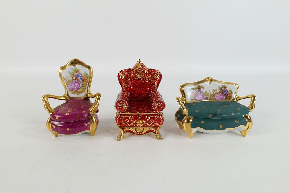 Lot 182: Lot of 3 Trinket Boxes