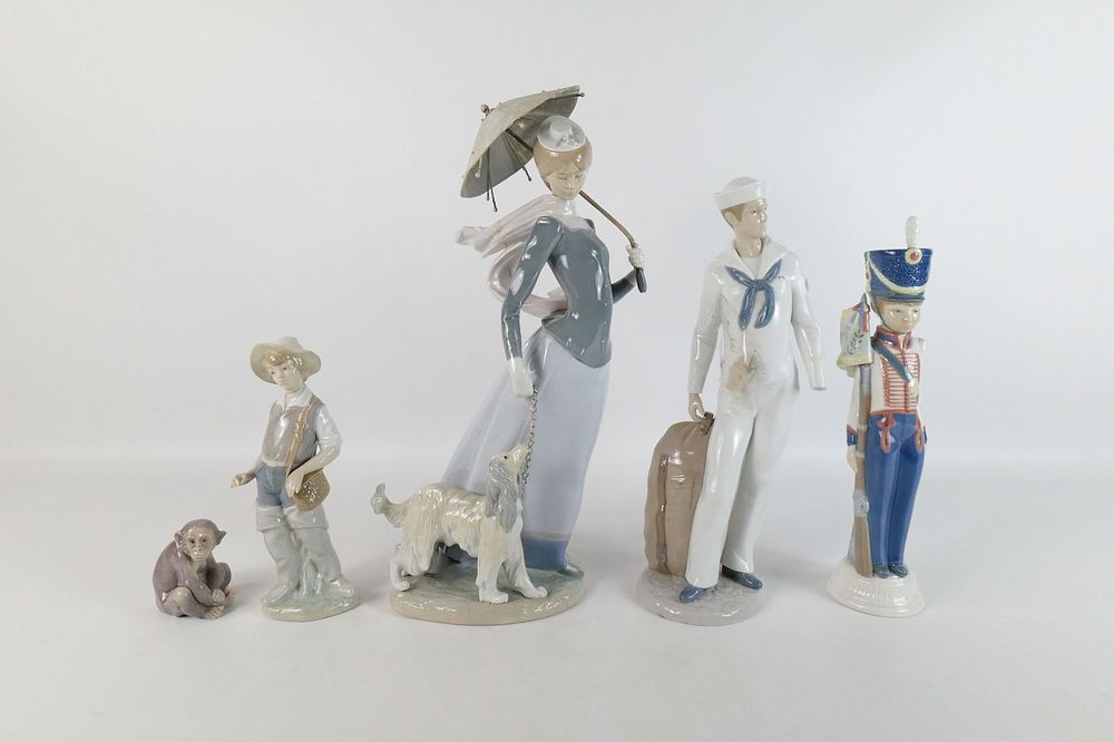 Lot 236: Group Lot of AS-IS Lladro Figurines