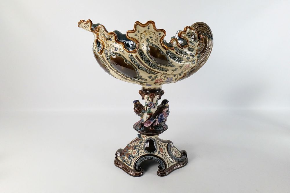 Lot 243: Antique Majolica Shell Shaped Center Compote