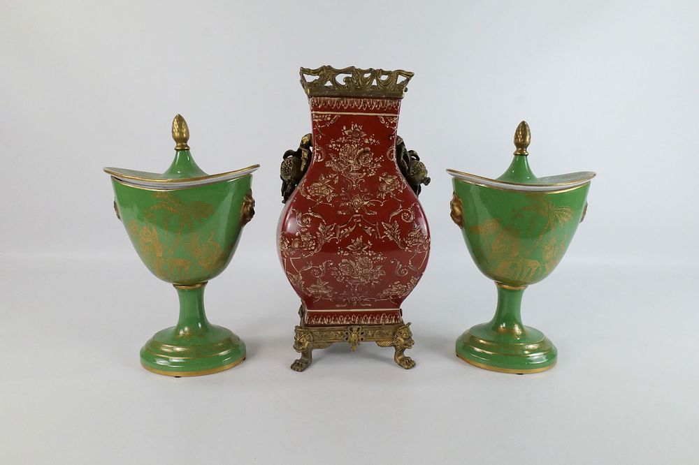 Lot 257: Group Lot of Decorative Items