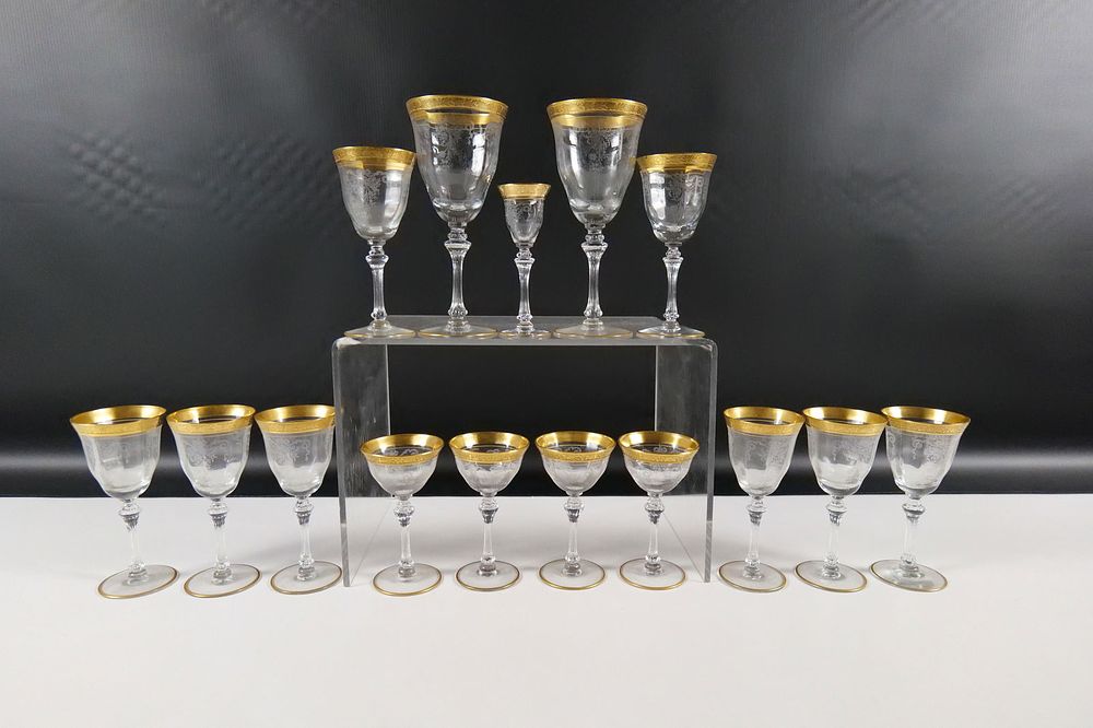 Lot 346: Lot of Tiffen Franciscan Melrose Rose Stemware