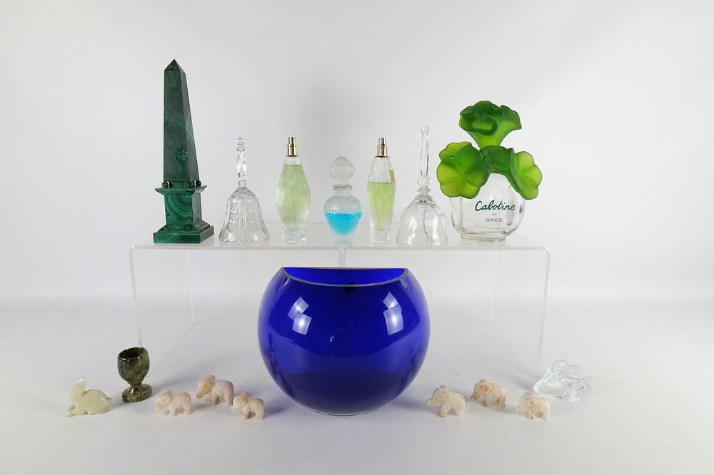 Lot 357: Group Lot of Decorative Items