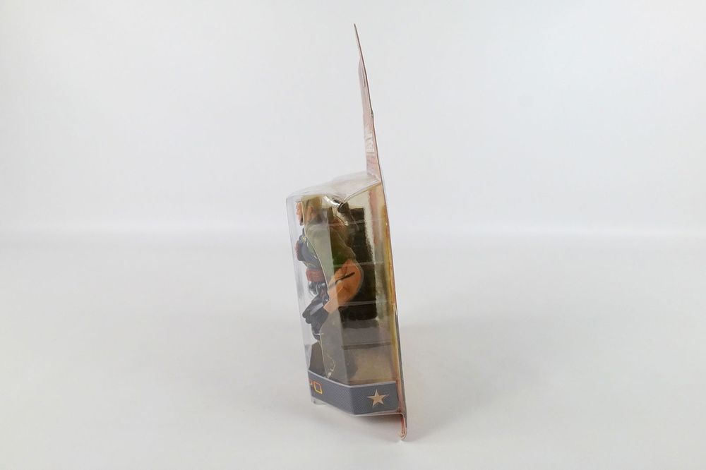 Lot 175: Small Soldiers Electro-Charged Chip Hazard Action Figure