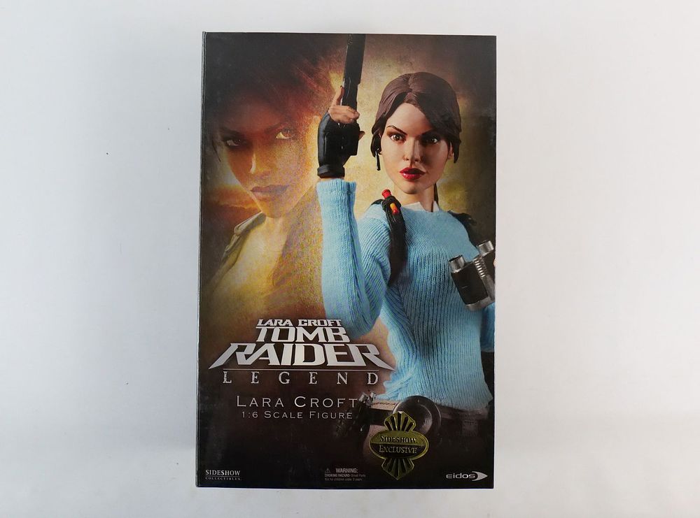 Lot 201: Sideshow Lara Croft Tomb Raider Legend 1:6 Scale Figure