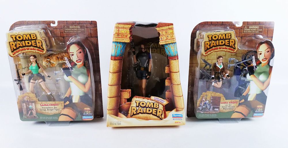 Lot 207: Lot of 3 Playmates Lara Croft Tomb Raider Figures