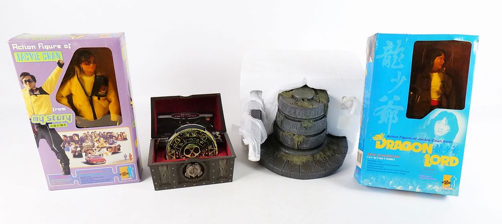 Lot 222: Group Lot of Collectibles