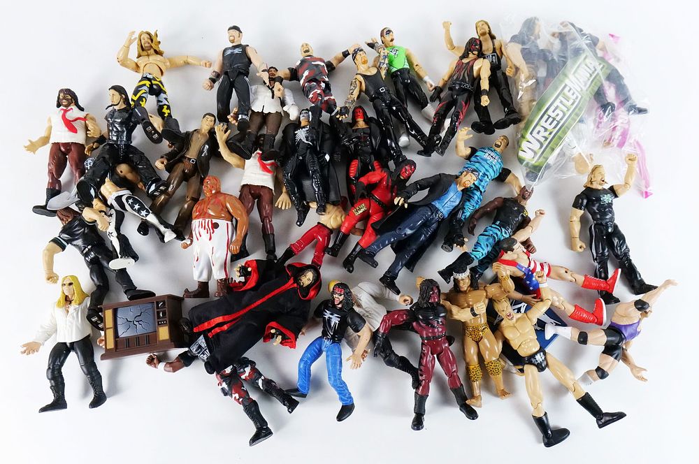 Lot 247: Lot of Loose Wrestling Figures