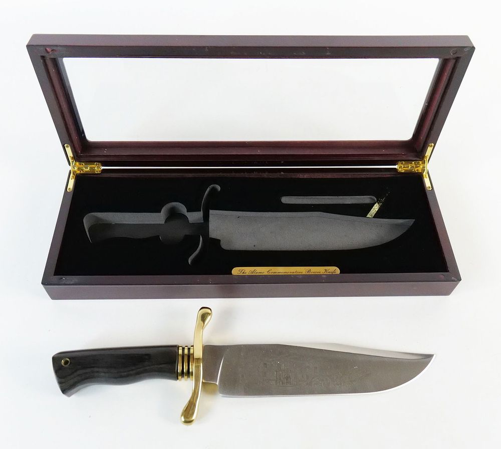 Lot 262: The Alamo Commemorative Bowie Knife