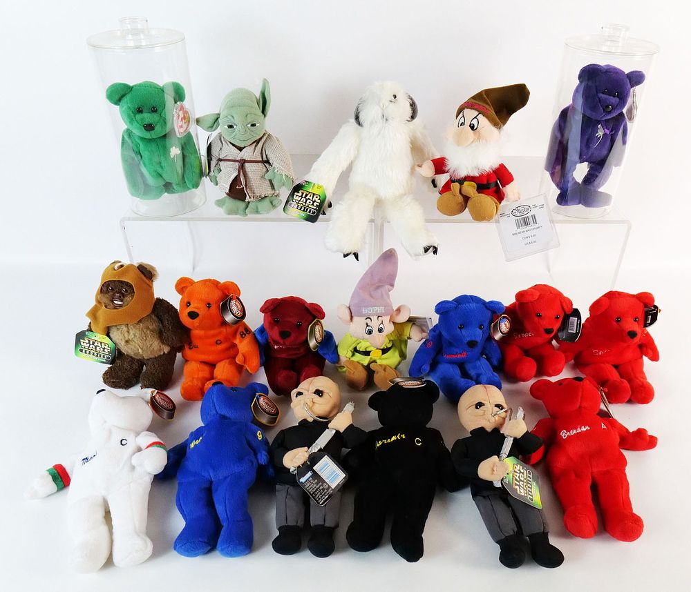 Lot 271: Group Lot of Plush Bears
