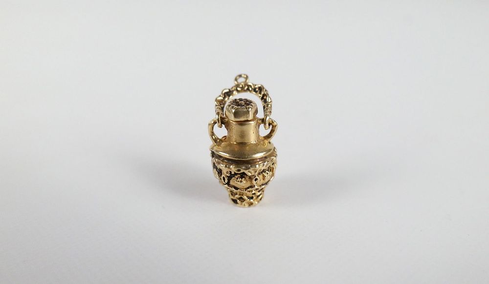 Lot 318: Vintage 14K Lidded Purfume Bottle Charm