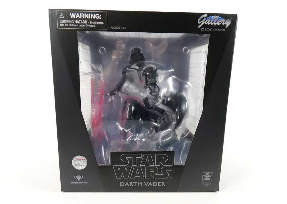 Lot 168: Star Wars Gallery Diorama Darth Vader Figure