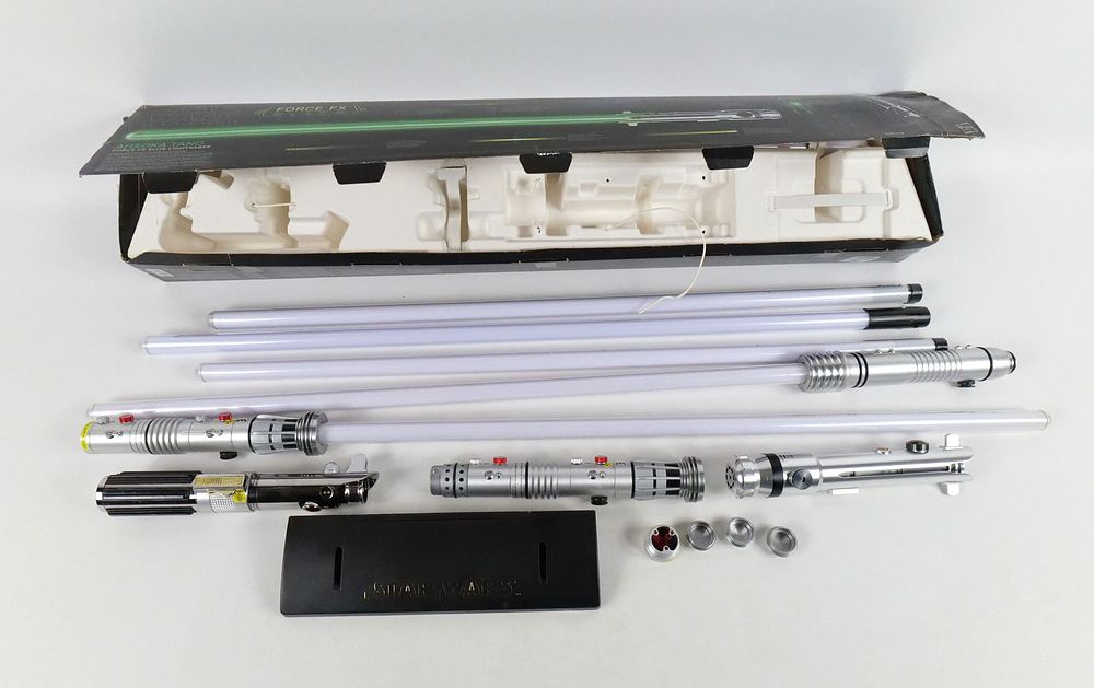 Lot 224: Lot of 4 Star Wars Lightsabers