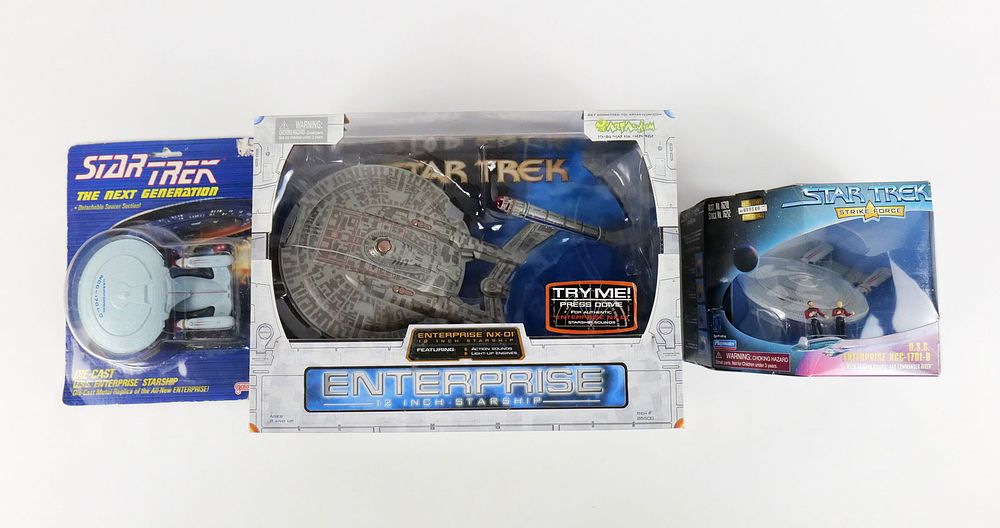 Lot 244: Lot of 3 Star Trek Collectibles