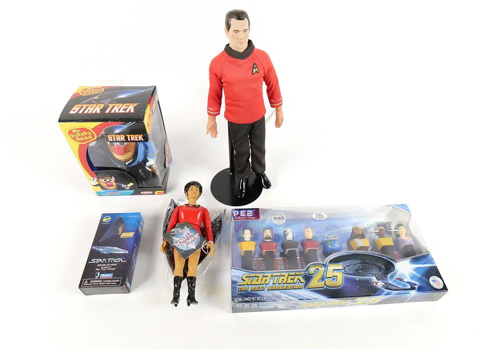 Lot 253: Lot of Star Trek Collectibles