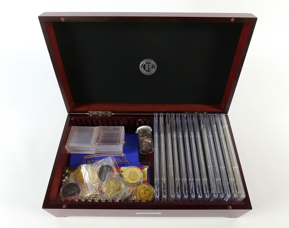 Lot 195: Grouping of American Decorative Currency