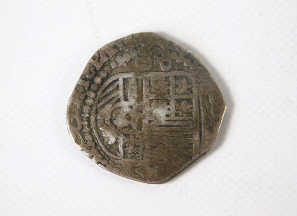 Lot 251: Cross & Shield 2 Reales