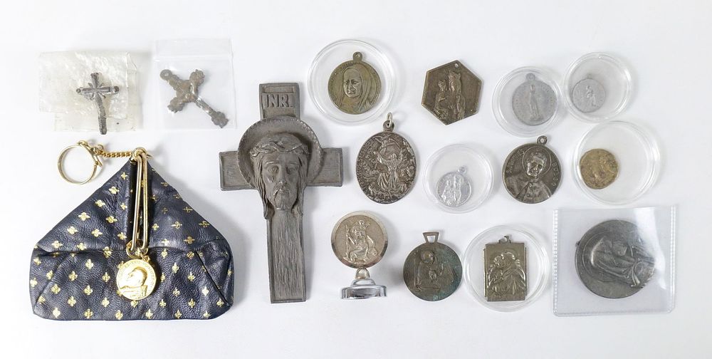 Lot 274: Grouping of Religious Items