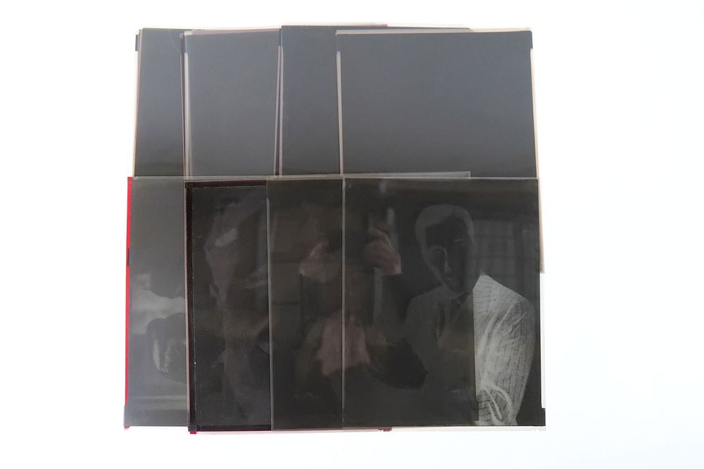 Lot 292: Lot of 24 Original Negatives of Humphrey Bogart - Gustavo Parras